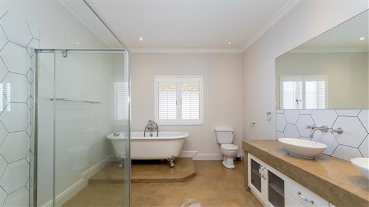 House For Sale in Whale Rock, Plettenberg Bay, Western Cape - M126804