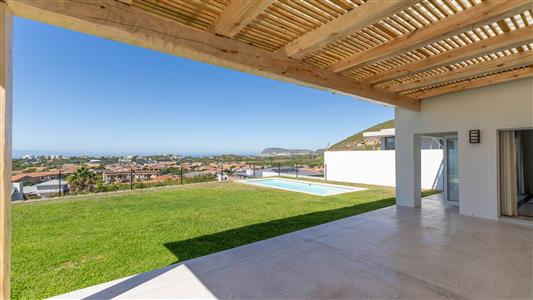 House For Sale in Whale Rock, Plettenberg Bay, Western Cape - M126804