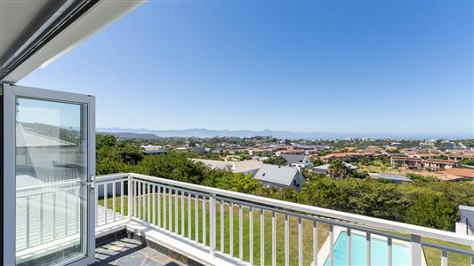House For Sale in Whale Rock, Plettenberg Bay, Western Cape - M126804