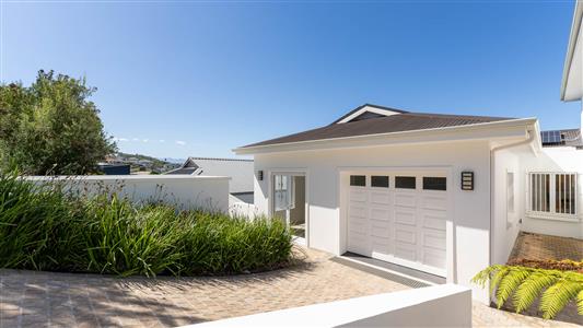 House For Sale in Whale Rock, Plettenberg Bay, Western Cape - M126804