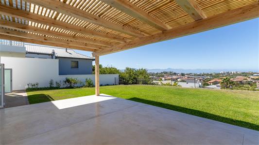 House For Sale in Whale Rock, Plettenberg Bay, Western Cape - M126804