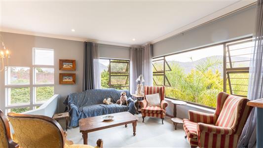 House For Sale in Villiersdorp, Western Cape - M126807