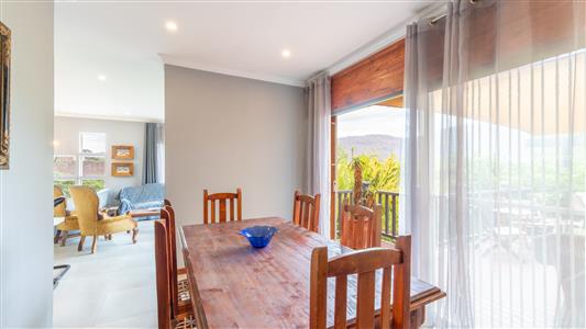 House For Sale in Villiersdorp, Western Cape - M126807