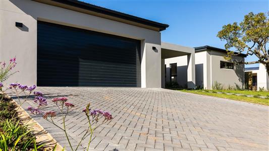 False - House For Sale in Keurbooms River, Keurbooms, Plettenberg Bay, Western Cape - M126857