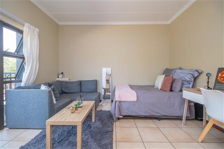 Apartment For Sale in Hillcrest, Pretoria, Gauteng - M126859