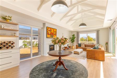 False - House Sold in Val de Vie Estate, Paarl, Western Cape - M126643