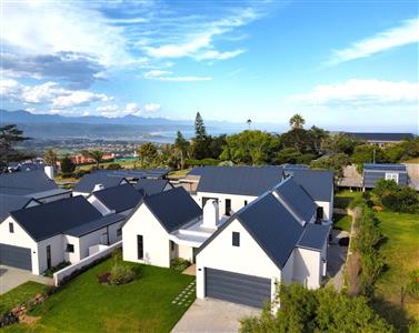 False - House For Sale in Plettenberg Bay Central, Plettenberg Bay, Western Cape - M126858
