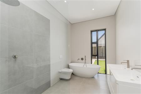 False - House For Sale in Plettenberg Bay Central, Plettenberg Bay, Western Cape - M126858