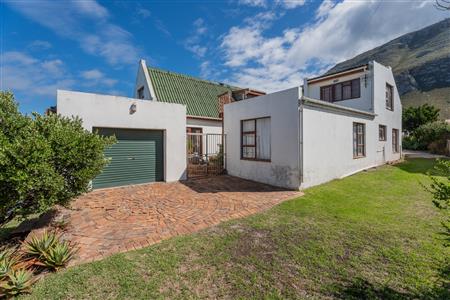 House For Sale in Bettys Bay, Western Cape - M126853
