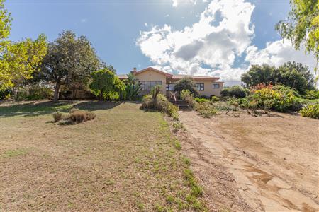 False - House For Sale in Napier, Western Cape - M126855