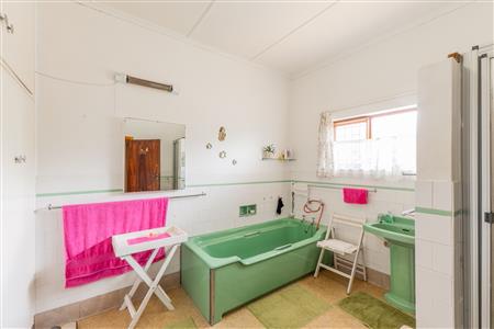 False - House For Sale in Napier, Western Cape - M126855
