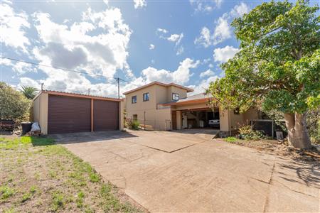 False - House For Sale in Napier, Western Cape - M126855