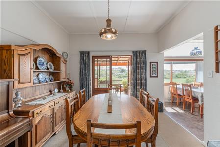 House For Sale in Napier, Western Cape - M126878