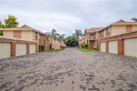 Apartment For Sale in Magalieskruin, Pretoria, Gauteng - M126865