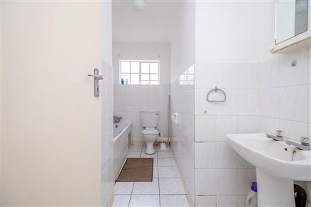 Apartment For Sale in Magalieskruin, Pretoria, Gauteng - M126865