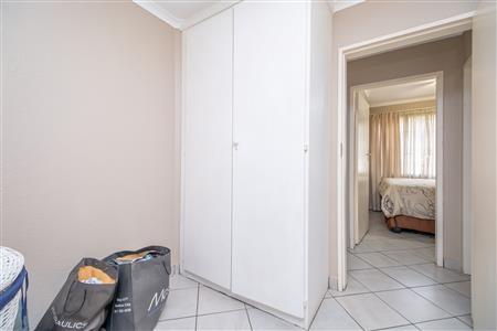 Apartment For Sale in Magalieskruin, Pretoria, Gauteng - M126865