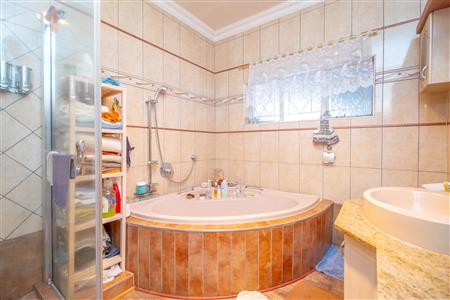 False - House For Sale in Kloofsig, Centurion, Gauteng - M126887