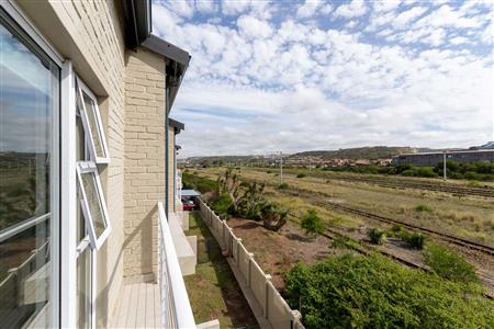 Apartment For Sale in Hartenbos Central, Hartenbos, Western Cape - M126899