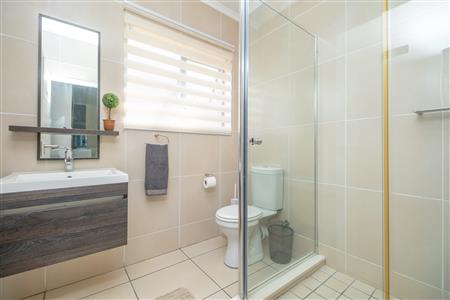 False - Apartment Sold in Olivedale, Randburg, Gauteng - M126900