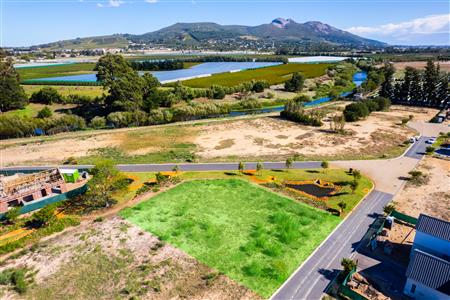 False - Vacant Land For Sale in Val de Vie Estate, Paarl, Western Cape - M122414