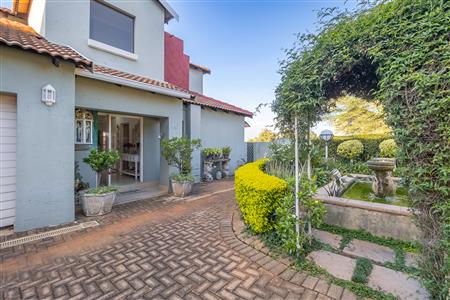 House For Sale in Pinehaven, Krugersdorp, Gauteng - M126906