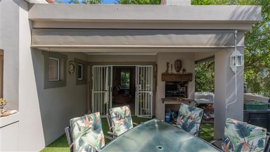 House For Sale in Boschenmeer Golf & Country Estate, Paarl, Western Cape - M126916