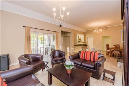 House For Sale in Boschenmeer Golf & Country Estate, Paarl, Western Cape - M126916
