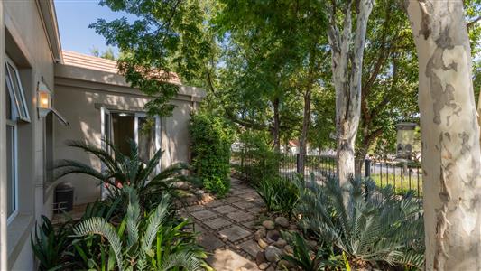 House For Sale in Boschenmeer Golf & Country Estate, Paarl, Western Cape - M126916