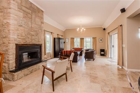 House For Sale in Boschenmeer Golf & Country Estate, Paarl, Western Cape - M126916