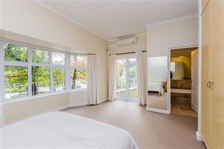 House For Sale in Boschenmeer Golf & Country Estate, Paarl, Western Cape - M126916