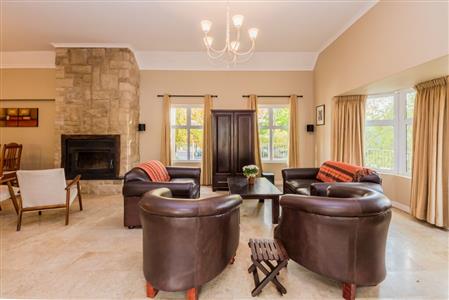 House For Sale in Boschenmeer Golf & Country Estate, Paarl, Western Cape - M126916
