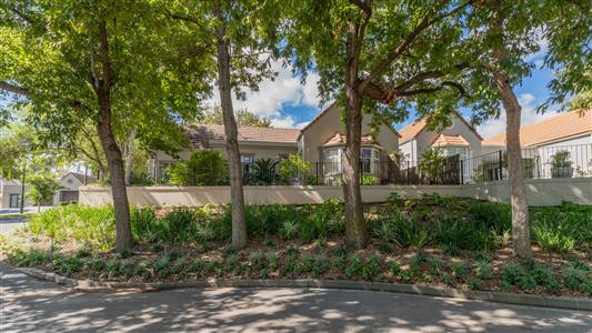House For Sale in Boschenmeer Golf & Country Estate, Paarl, Western Cape - M126916