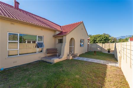False - House Unavailable in Strand North, Strand, Western Cape - M126933