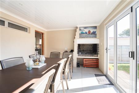 False - House Unavailable in Strand North, Strand, Western Cape - M126933