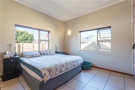 False - House Unavailable in Strand North, Strand, Western Cape - M126933