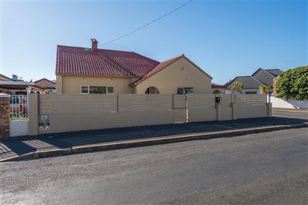 False - House Unavailable in Strand North, Strand, Western Cape - M126933