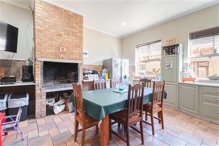 False - House Unavailable in Strand North, Strand, Western Cape - M126933