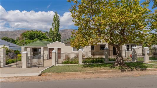House For Sale in Villiersdorp, Western Cape - M126927