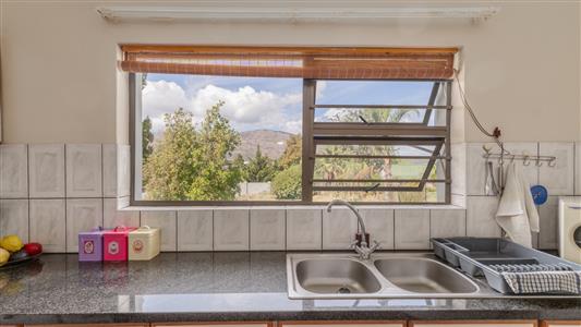 House For Sale in Villiersdorp, Western Cape - M126927