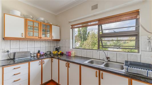 House For Sale in Villiersdorp, Western Cape - M126927