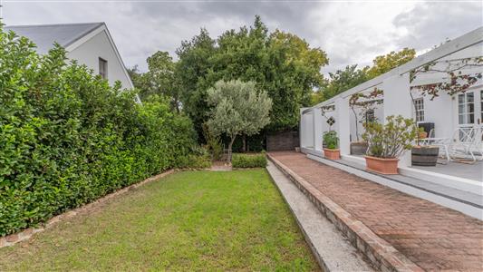 House For Sale in Villiersdorp, Western Cape - M126924
