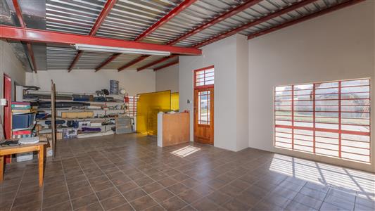 Factory For Sale in Villiersdorp, Western Cape - M126922