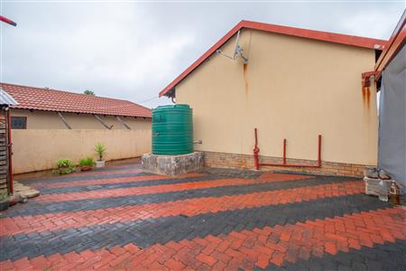 House For Sale in Tlhabane West, Rustenburg, North West - M126947