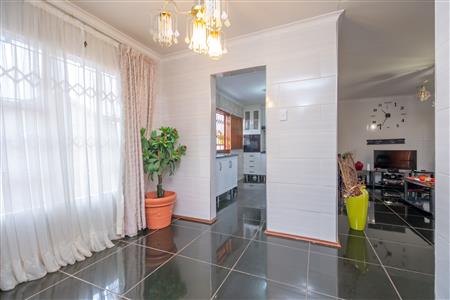 House For Sale in Tlhabane West, Rustenburg, North West - M126947