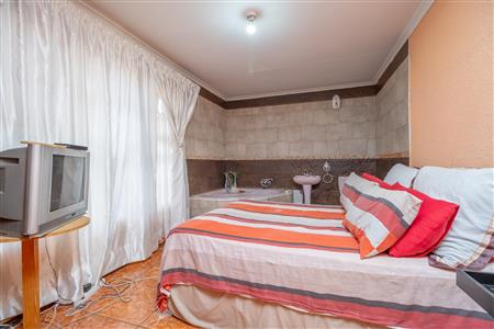House For Sale in Tlhabane West, Rustenburg, North West - M126947