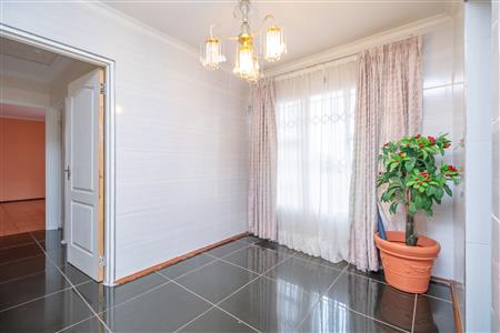 House For Sale in Tlhabane West, Rustenburg, North West - M126947
