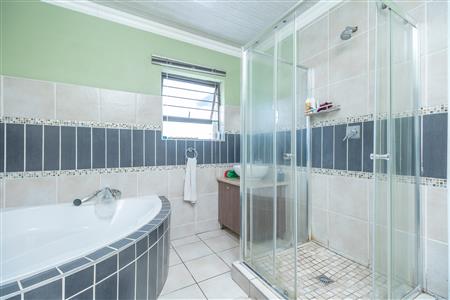 House For Sale in Tlhabane West, Rustenburg, North West - M126948