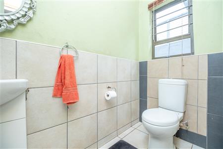 House For Sale in Tlhabane West, Rustenburg, North West - M126948