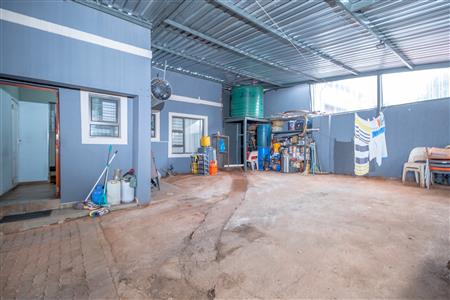 House For Sale in Tlhabane West, Rustenburg, North West - M126948