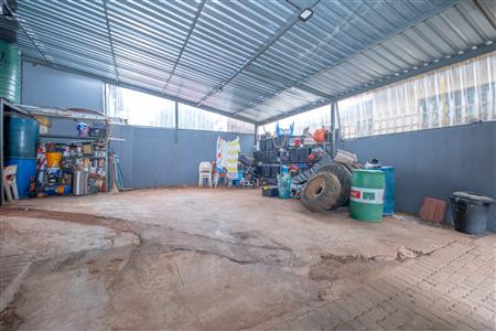 House For Sale in Tlhabane West, Rustenburg, North West - M126948